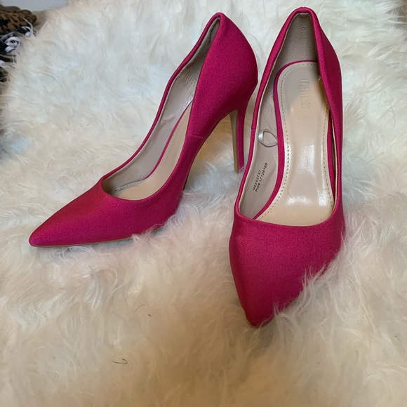 Pointed heels - Picture 3 of 3